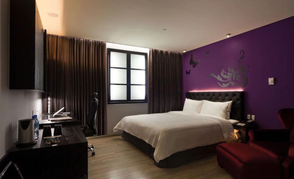 FX Hotel Taipei Nanjing Standard King walk about 8 mins to Asia Poker Arena.3(N)The lowest price about USD$302 