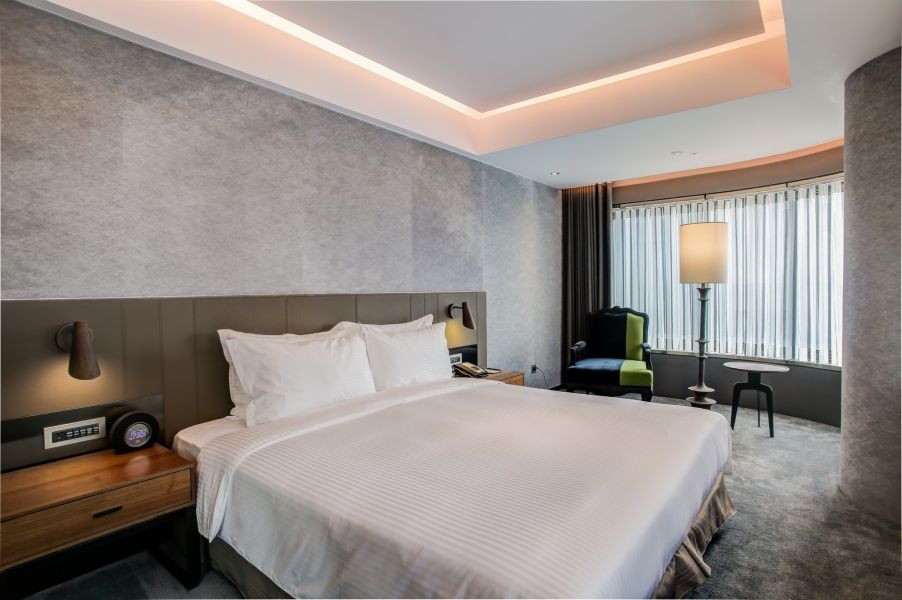 Check Inn NanJing Standard King Bed walk about 6 mins to Asia Poker Venue Jianguo,(3N) The lowest price about USD$312 