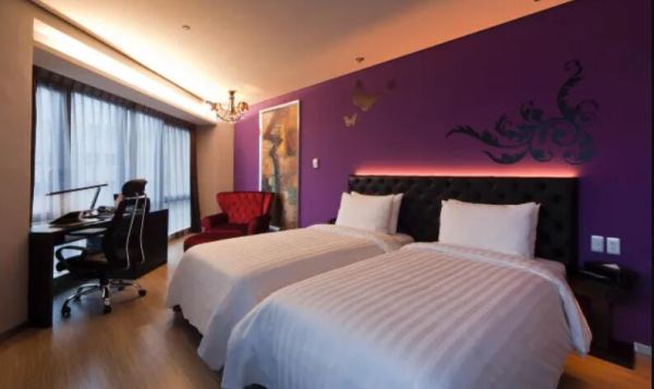 FX Hotel Taipei Nanjing Standard King walk about 8 mins to Asia Poker Arena.3(N)The lowest price about USD$302 