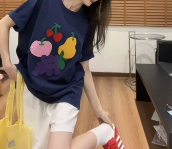 可愛水果毛刷刺繡短袖T恤 寬版,短袖T恤
