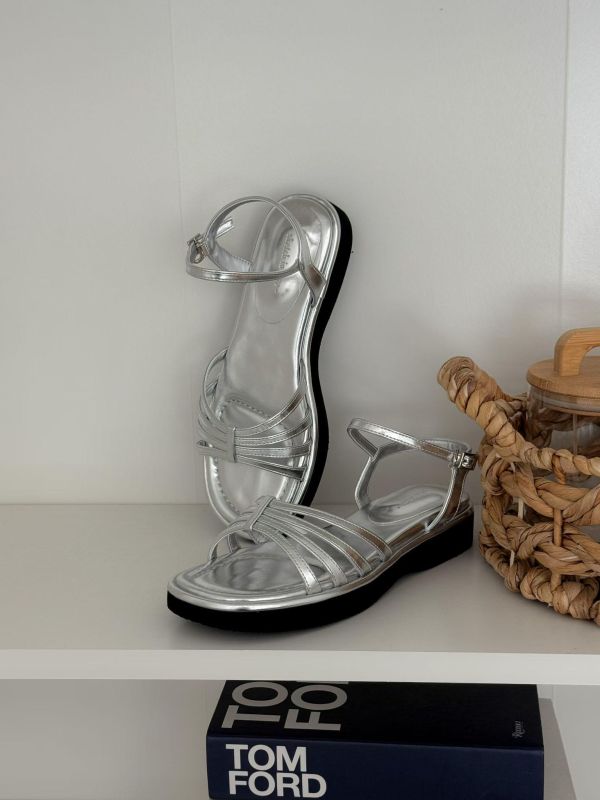 新款！夏季輕量厚底涼鞋 