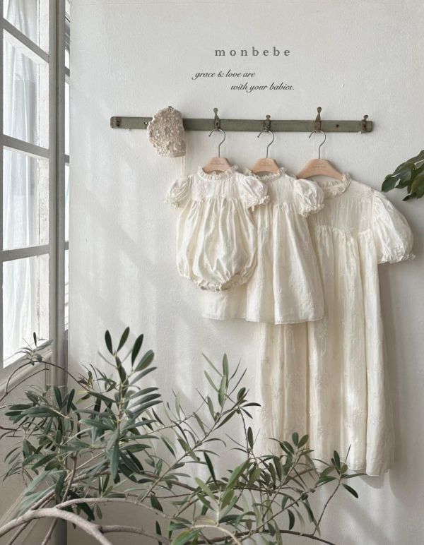 大人款蕾絲刺繡質感公主袖連身洋裝 