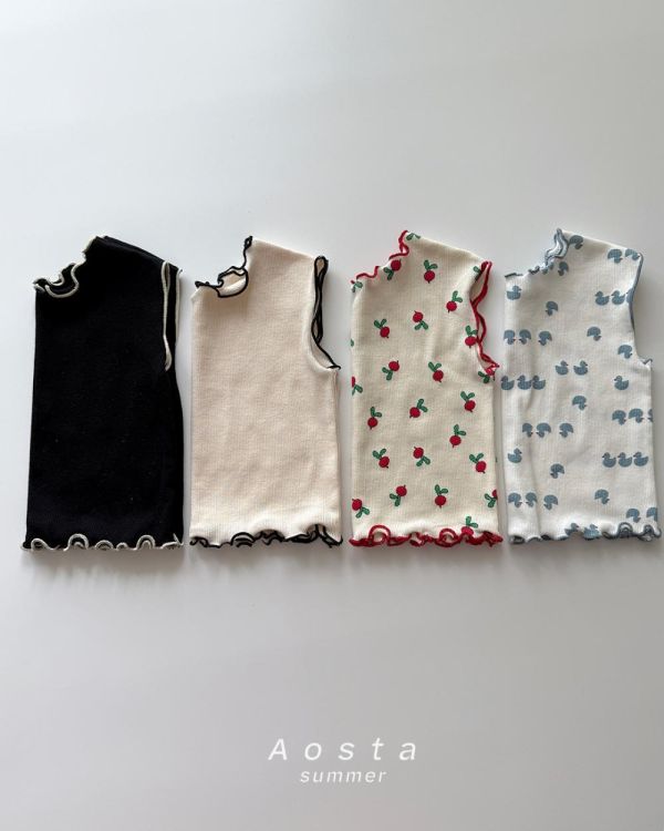 小清新木耳捲邊無袖上衣 正韓親子裝, Aosta親子裝, 韓國親子穿搭, 高端媽媽穿搭, 韓系親子裝, 親子裝推薦, 夏季親子穿搭, 韓國童裝品牌, 質感媽媽穿搭, 嬰幼兒親子裝, 韓系高級感穿搭, 親子OOTD, 親子時尚, 韓國設計童裝,蘿菈衣櫥,仙女媽咪,質感童裝