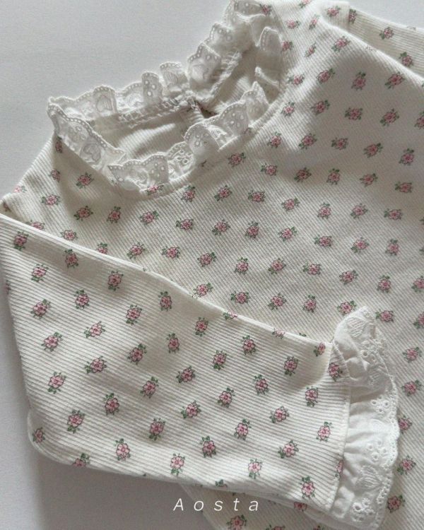 花仙子 小碎花氣質上衣蕾絲領 Aosta,韓國童裝代購,蘿菈衣櫥,Laurababy,韓系童裝,小碎花,Aosta春裝