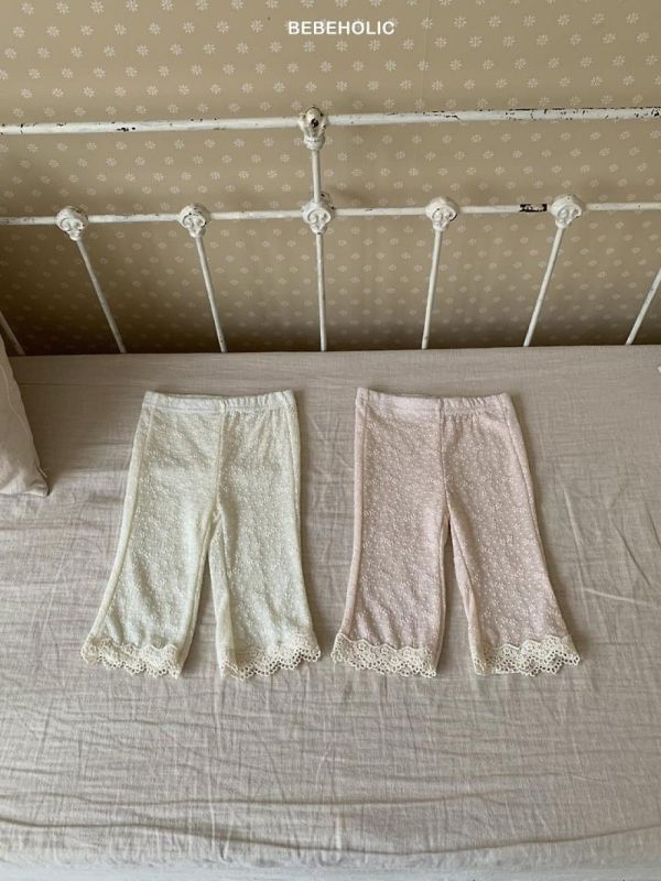 雪莉美美氣質蕾絲褲 Bebe holic Korea,韓國童裝,韓國Bebe holic,奶茶系寶寶,女寶穿搭