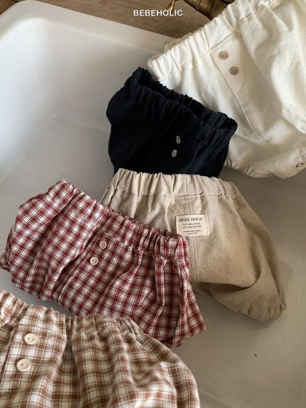 寶寶鈕扣格紋屁屁褲 寶寶包屁褲 Bebe holic Korea,韓國童裝,韓國Bebe holic,奶茶系寶寶,女寶穿搭
