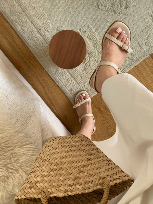 Amelia 優雅簡約涼鞋 