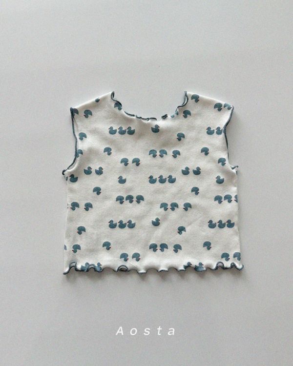 小清新木耳捲邊無袖上衣 正韓親子裝, Aosta親子裝, 韓國親子穿搭, 高端媽媽穿搭, 韓系親子裝, 親子裝推薦, 夏季親子穿搭, 韓國童裝品牌, 質感媽媽穿搭, 嬰幼兒親子裝, 韓系高級感穿搭, 親子OOTD, 親子時尚, 韓國設計童裝,蘿菈衣櫥,仙女媽咪,質感童裝