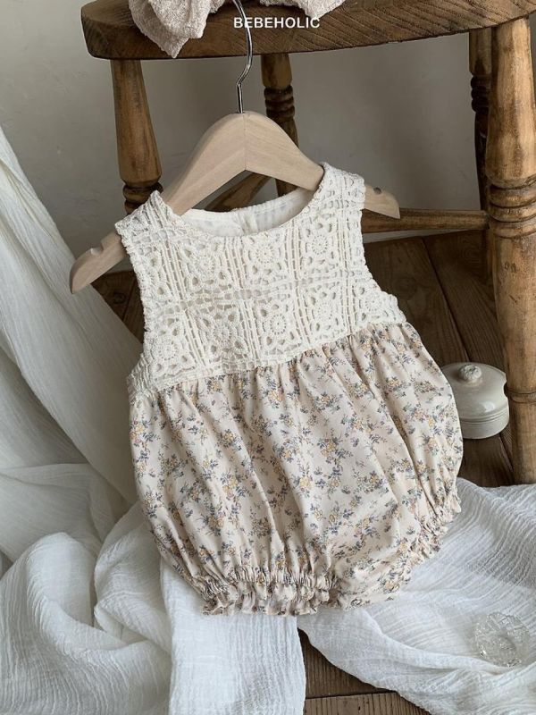 小碎花無袖拼接刺繡寶寶套裝 Bebe holic Korea,韓國童裝,韓國Bebe holic,奶茶系寶寶,女寶穿搭