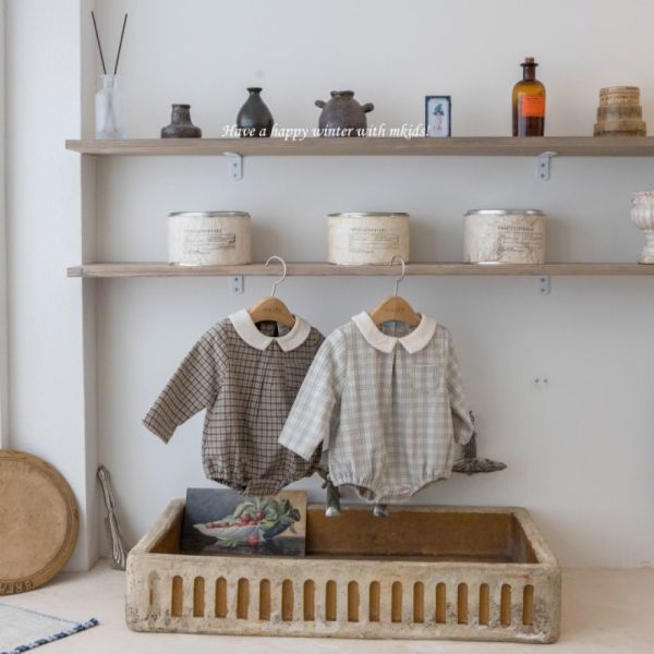 經典小格紋娃娃領包屁衣 