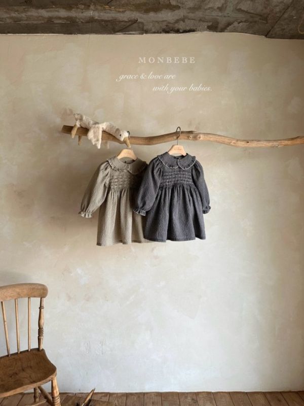 格紋娃娃領抽褶洋裝 