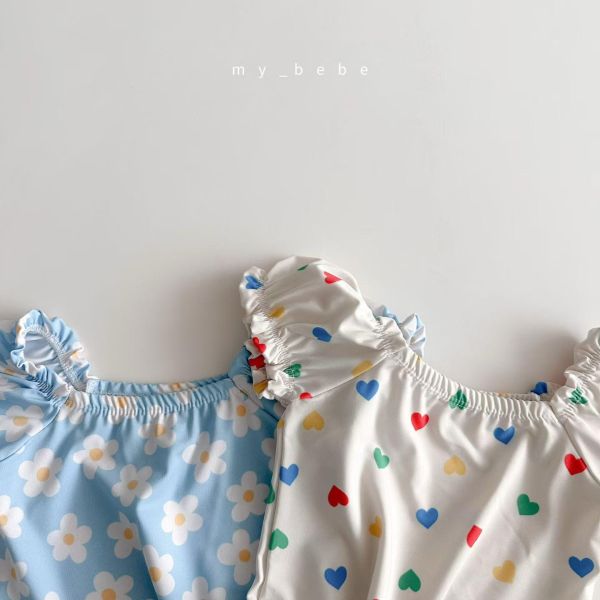 滿版小雛菊小心心公主袖連身泳裝（附帽） 