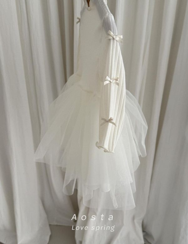 山茶花蝴蝶結點綴蓬蓬紗連衣裙 