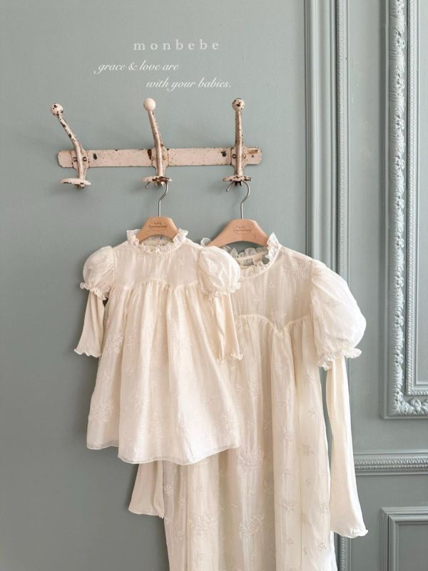 小童款蕾絲刺繡質感公主袖連身洋裝 親子系列 