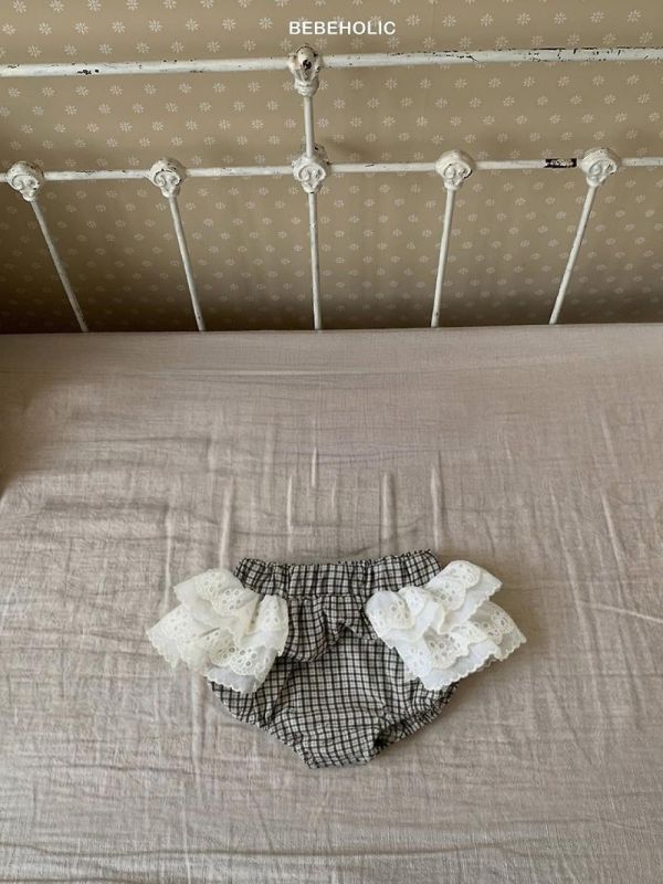 寶寶格紋小翅膀蕾絲包屁褲小短褲 Bebe holic Korea,韓國童裝,韓國Bebe holic,奶茶系寶寶,女寶穿搭