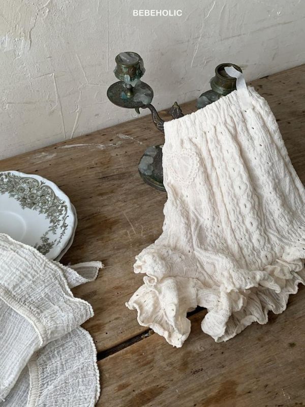 奶油蛋糕蕾絲質感短褲 Bebe holic Korea,韓國童裝,韓國Bebe holic,奶茶系寶寶,女寶穿搭