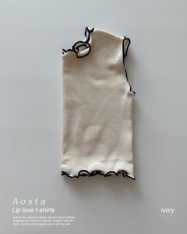 小清新木耳捲邊無袖上衣 正韓親子裝, Aosta親子裝, 韓國親子穿搭, 高端媽媽穿搭, 韓系親子裝, 親子裝推薦, 夏季親子穿搭, 韓國童裝品牌, 質感媽媽穿搭, 嬰幼兒親子裝, 韓系高級感穿搭, 親子OOTD, 親子時尚, 韓國設計童裝,蘿菈衣櫥,仙女媽咪,質感童裝