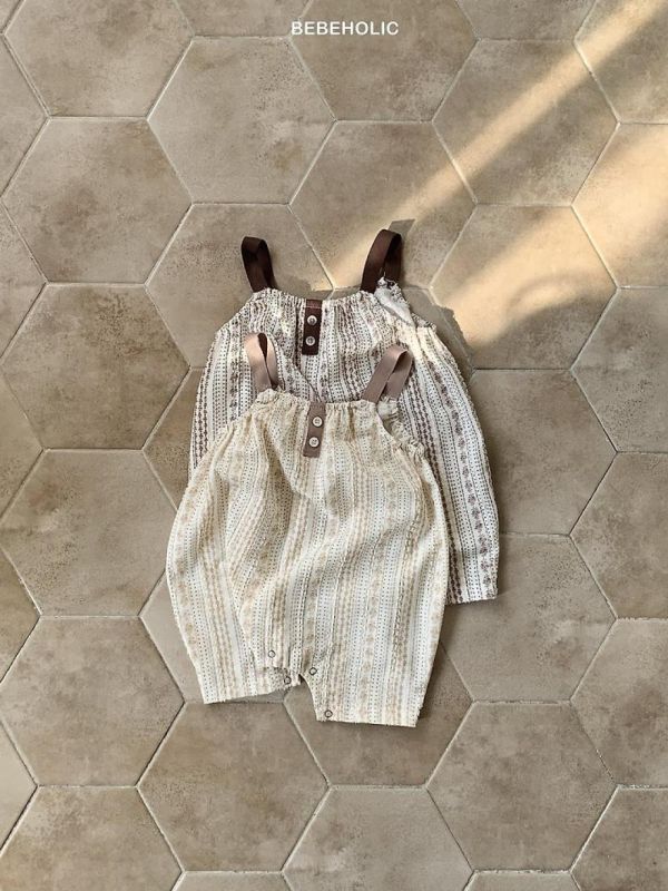 度假勝地 寶寶連身吊帶 Bebe holic Korea,韓國童裝,韓國Bebe holic,奶茶系寶寶,女寶穿搭