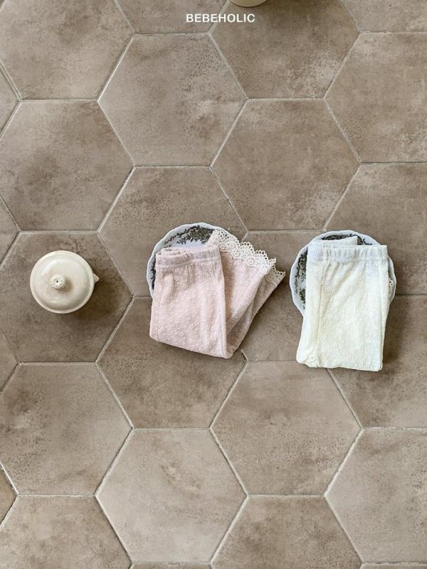 雪莉美美氣質蕾絲褲 Bebe holic Korea,韓國童裝,韓國Bebe holic,奶茶系寶寶,女寶穿搭