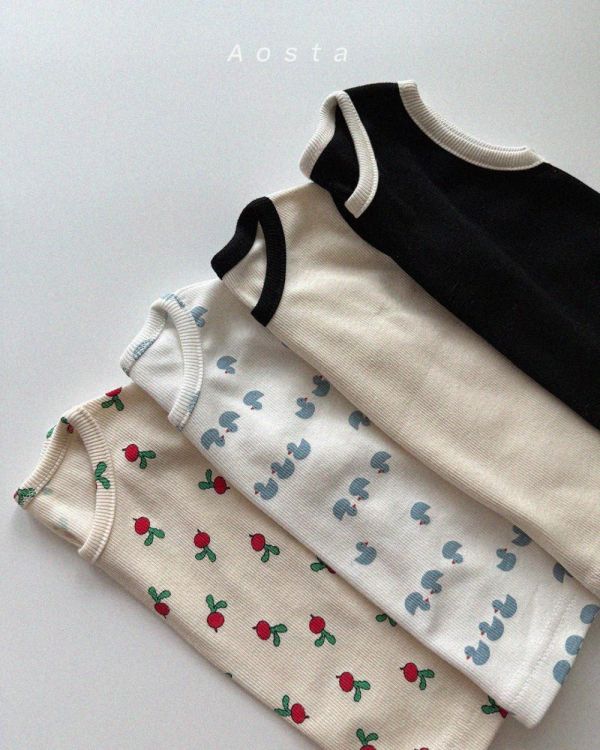 無袖背心上衣 正韓親子裝, Aosta親子裝, 韓國親子穿搭, 高端媽媽穿搭, 韓系親子裝, 親子裝推薦, 夏季親子穿搭, 韓國童裝品牌, 質感媽媽穿搭, 嬰幼兒親子裝, 韓系高級感穿搭, 親子OOTD, 親子時尚, 韓國設計童裝,蘿菈衣櫥,仙女媽咪,質感童裝