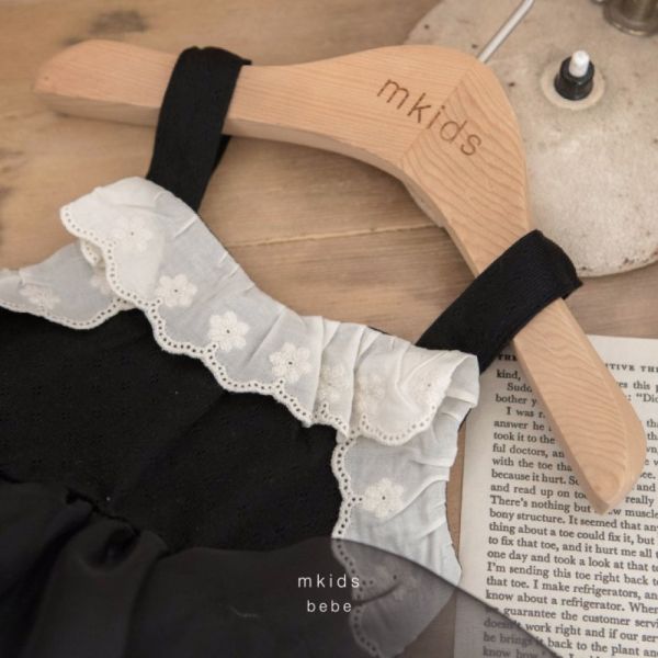 寶寶軟紗蕾絲質感紗裙 彌月照周歲服收涎服推薦 彌月服,女寶彌月服,周歲禮服,周歲洋裝,正韓童裝,韓國童裝,韓國代購,M Kids