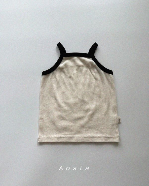 Aosta細肩吊帶背心 正韓親子裝, Aosta親子裝, 韓國親子穿搭, 高端媽媽穿搭, 韓系親子裝, 親子裝推薦, 夏季親子穿搭, 韓國童裝品牌, 質感媽媽穿搭, 嬰幼兒親子裝, 韓系高級感穿搭, 親子OOTD, 親子時尚, 韓國設計童裝