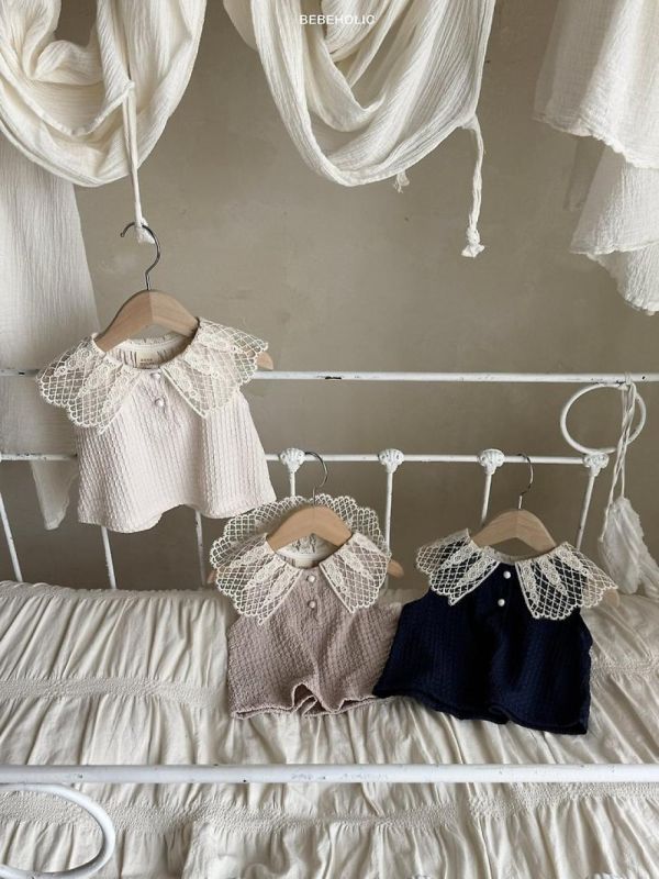 小蝴蝶翅膀領無袖寶寶上衣 Bebe holic Korea,韓國童裝,韓國Bebe holic,奶茶系寶寶,女寶穿搭