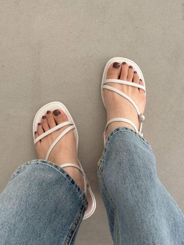 美美春季新款 細帶百搭小氣質涼鞋 