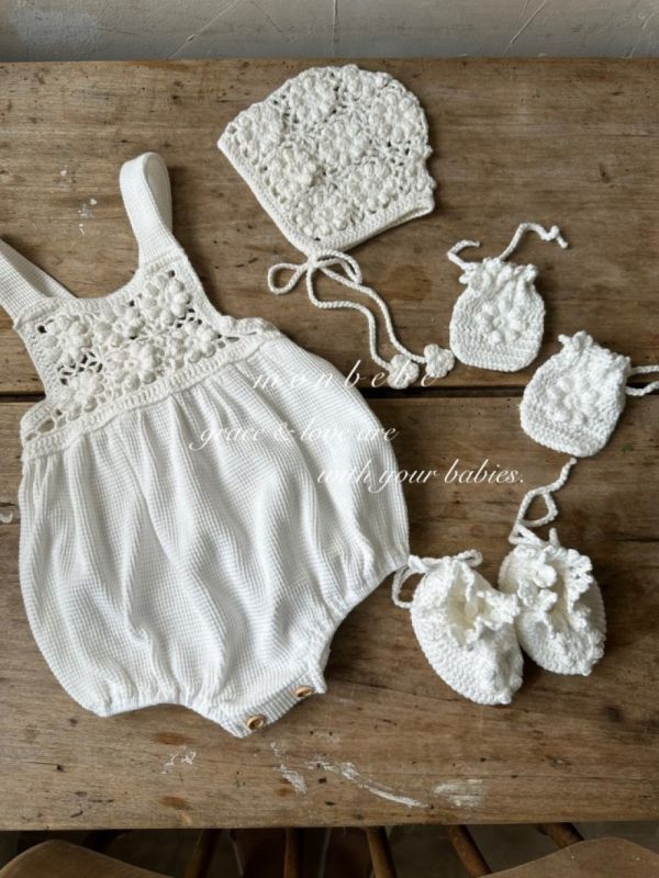 手鉤蕾絲小花吊帶包屁衣 