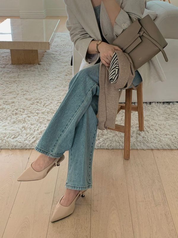 氣質簡約尖頭純色跟鞋 