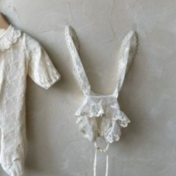 小兔子耳朵造型蕾絲綁帶軟帽 