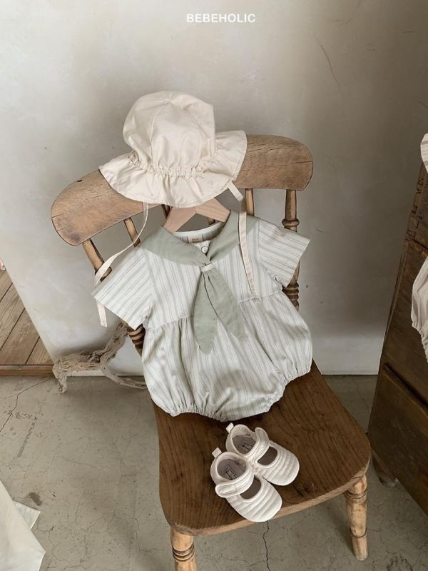 學院風小披肩直紋襯式套裝 Bebe holic Korea,韓國童裝,韓國Bebe holic,奶茶系寶寶,女寶穿搭