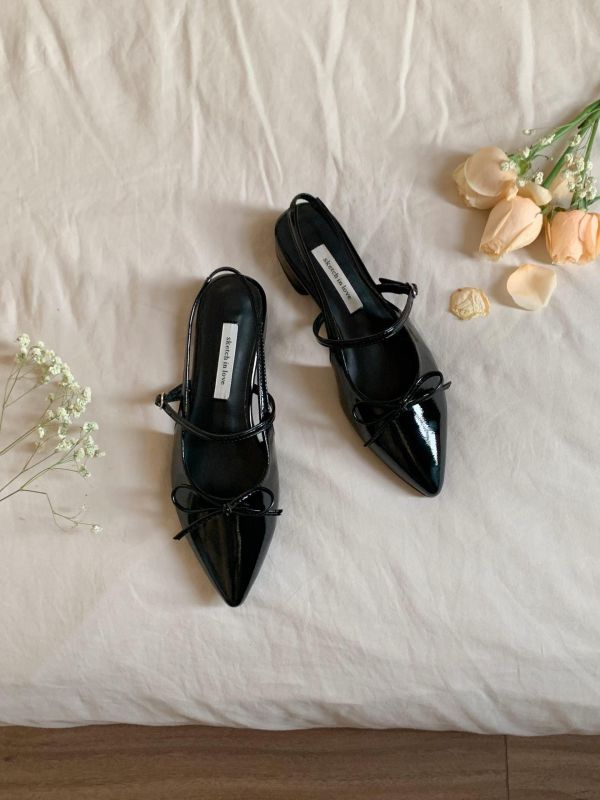 質感漆皮尖頭蝴蝶結低跟鞋 Sketch in love,蘿菈衣櫥代購,韓國女鞋,正韓女鞋