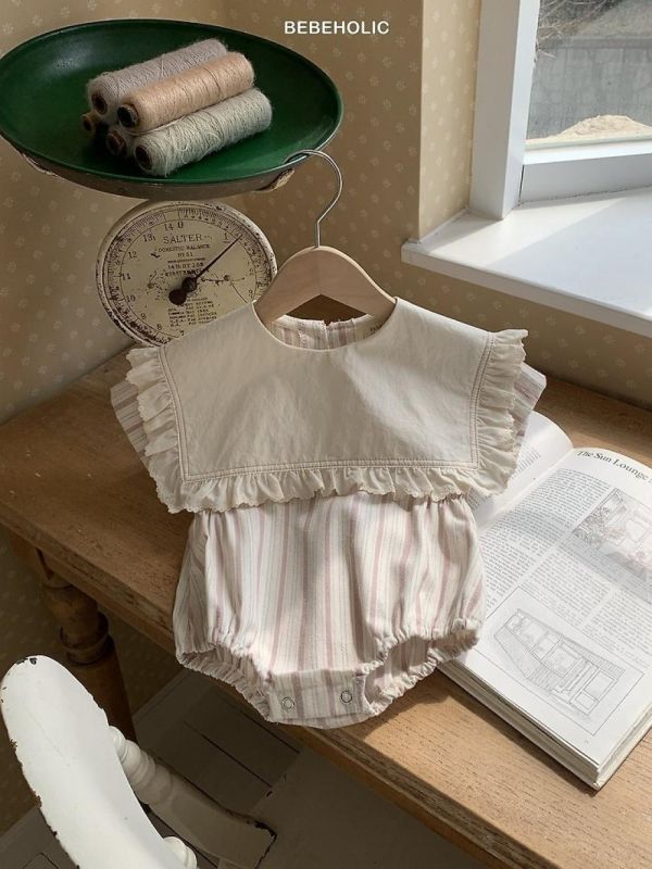 荷葉邊溫柔直紋寶寶連身套裝 Bebe holic Korea,韓國童裝,韓國Bebe holic,奶茶系寶寶,女寶穿搭