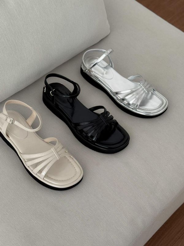 新款！夏季輕量厚底涼鞋 