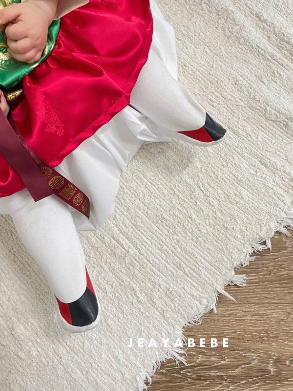 跟韓服很搭的偽鞋鞋內搭褲 