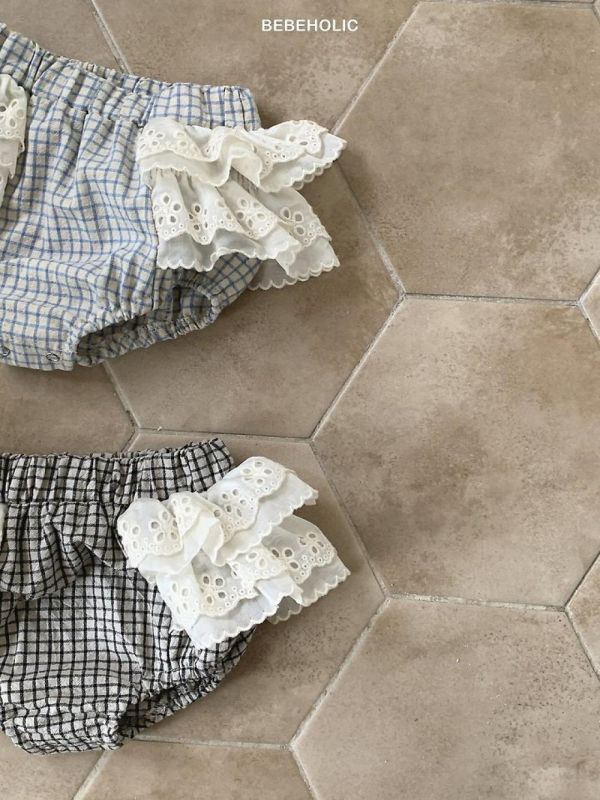 寶寶格紋小翅膀蕾絲包屁褲小短褲 Bebe holic Korea,韓國童裝,韓國Bebe holic,奶茶系寶寶,女寶穿搭