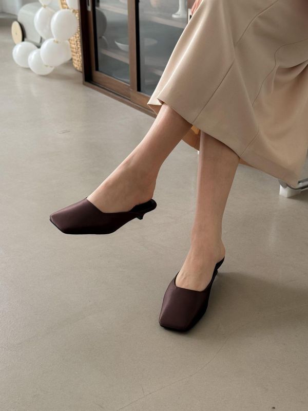 緞面方頭高級感穆勒涼鞋 涼跟拖3cm 