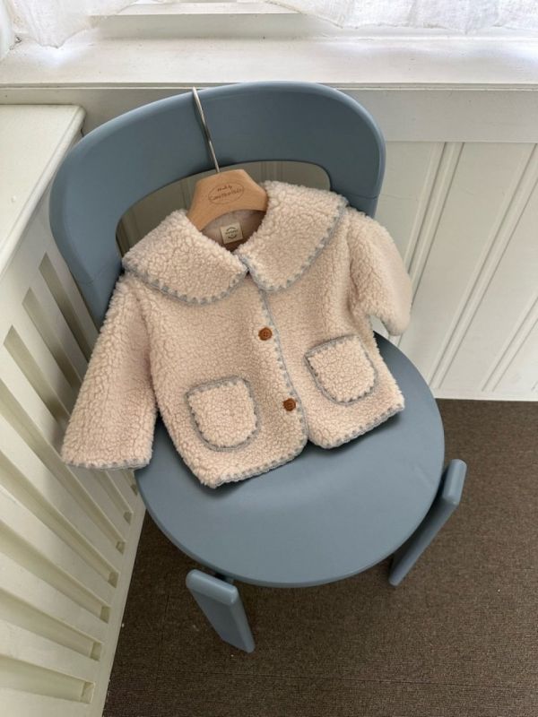 小熊系縫線邊絨毛外套 