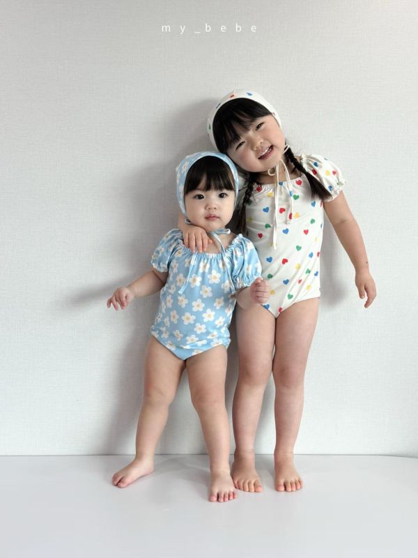 滿版小雛菊小心心公主袖連身泳裝（附帽） 