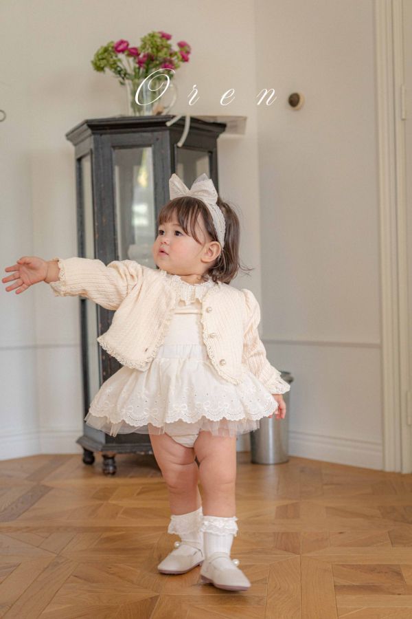 Bebe-純色花邊木耳領長袖上衣 