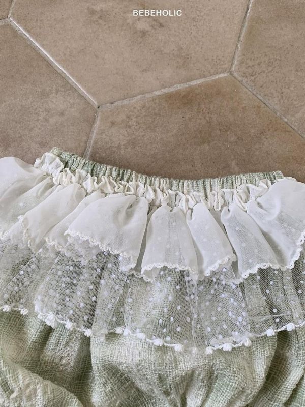 小精靈雪點蕾絲層次蛋糕紗包屁褲 Bebe holic Korea,韓國童裝,韓國Bebe holic,奶茶系寶寶,女寶穿搭,寶寶包屁褲裙