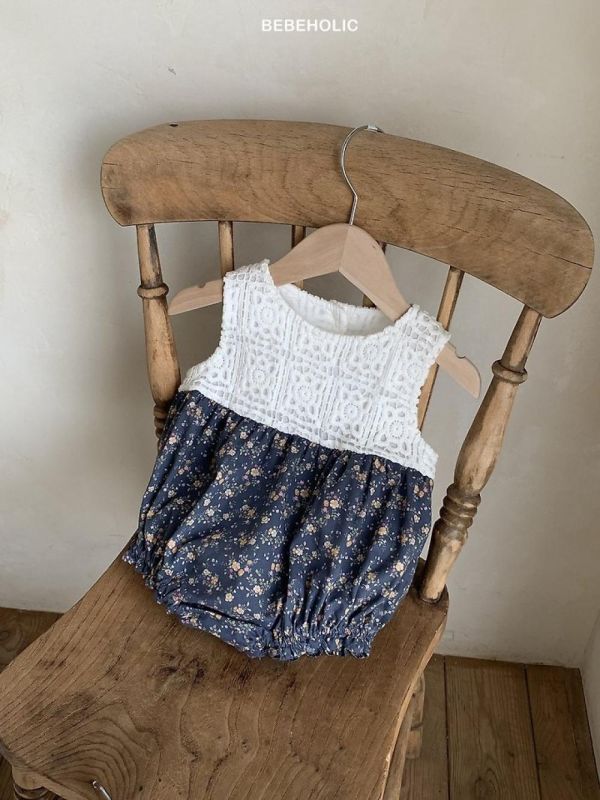 小碎花無袖拼接刺繡寶寶套裝 Bebe holic Korea,韓國童裝,韓國Bebe holic,奶茶系寶寶,女寶穿搭
