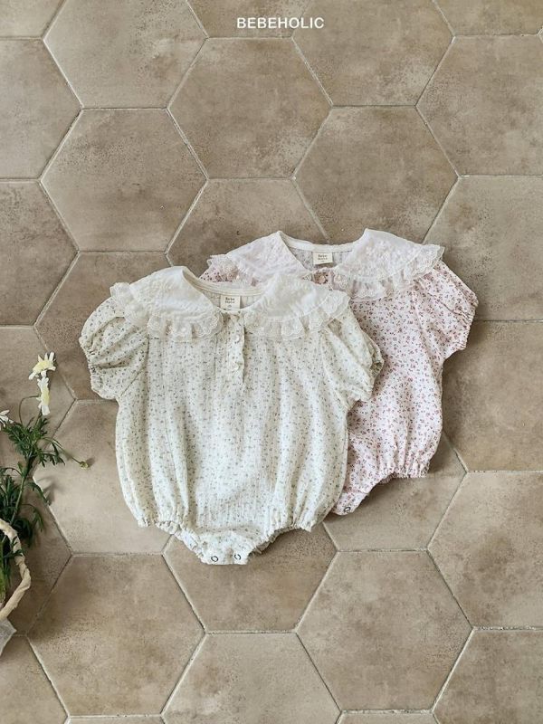 小碎花蕾絲圓領寶寶氣質套裝 Bebe holic Korea,韓國童裝,韓國Bebe holic,奶茶系寶寶,女寶穿搭