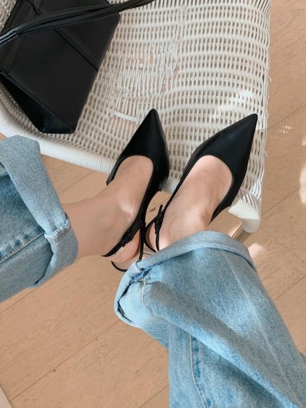 氣質簡約尖頭純色跟鞋 