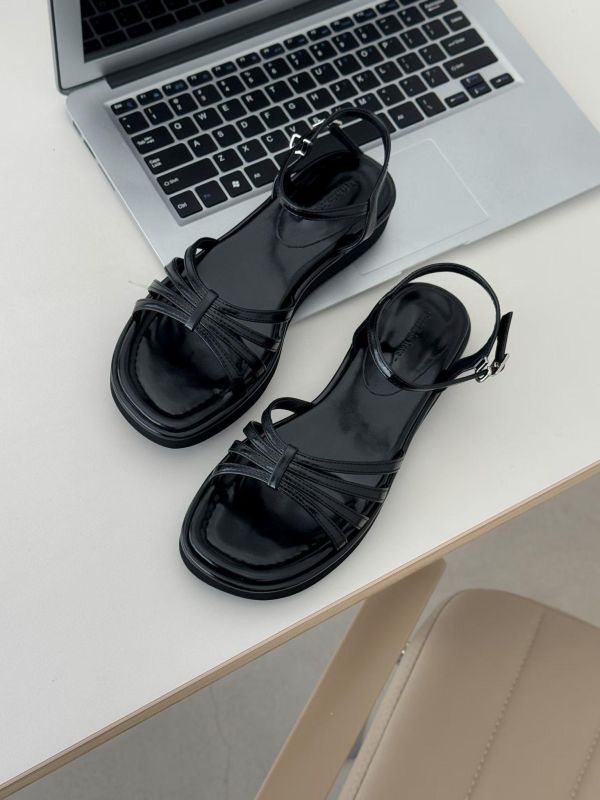 新款！夏季輕量厚底涼鞋 