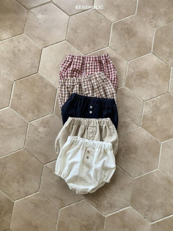 寶寶鈕扣格紋屁屁褲 寶寶包屁褲 Bebe holic Korea,韓國童裝,韓國Bebe holic,奶茶系寶寶,女寶穿搭