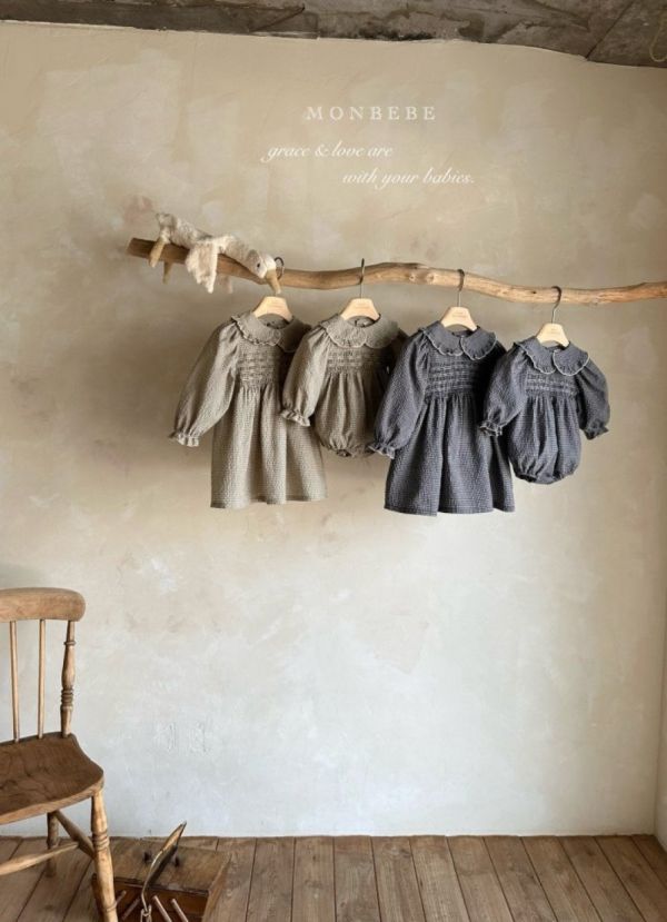 格紋娃娃領抽褶洋裝 