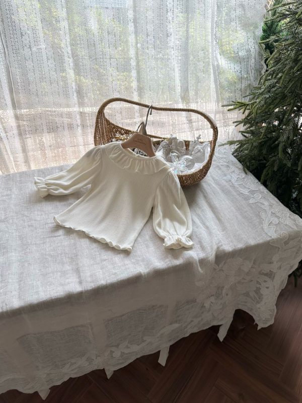 優雅荷葉領純棉長袖上衣 monbebe,monbebe Korea,laurababy_shop,蘿菈衣櫥,童裝,韓國上衣,捲邊上衣,韓系上衣,韓國童裝代理