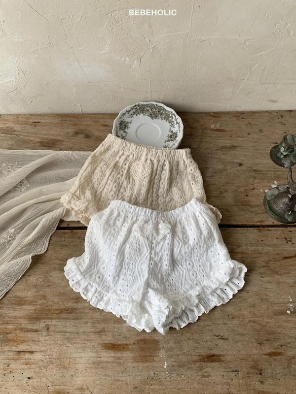 奶油蛋糕蕾絲質感短褲 Bebe holic Korea,韓國童裝,韓國Bebe holic,奶茶系寶寶,女寶穿搭
